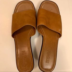 WOMENS KENNETH COLE BROWN PLATFORM SANDALS…